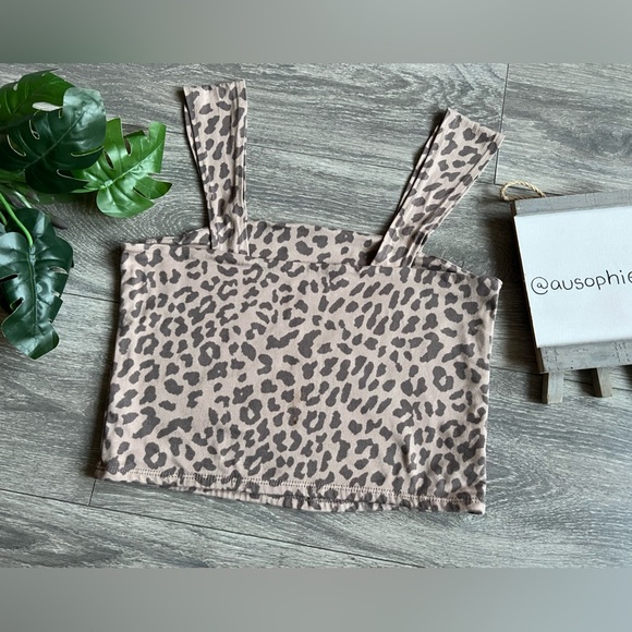 Livi by Olivia Rae brown leopard cheetah animal print crop tank top size L - Picture 2 of 5